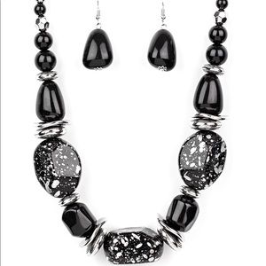 Earrings & necklace set